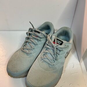 Nike Pale Teal Women’s Sneakers 9US